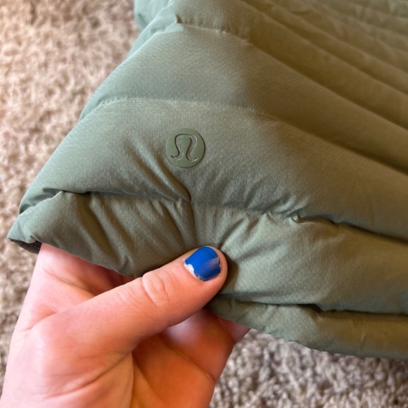 Lululemon Pack It Down Vest - Picture 5 of 5